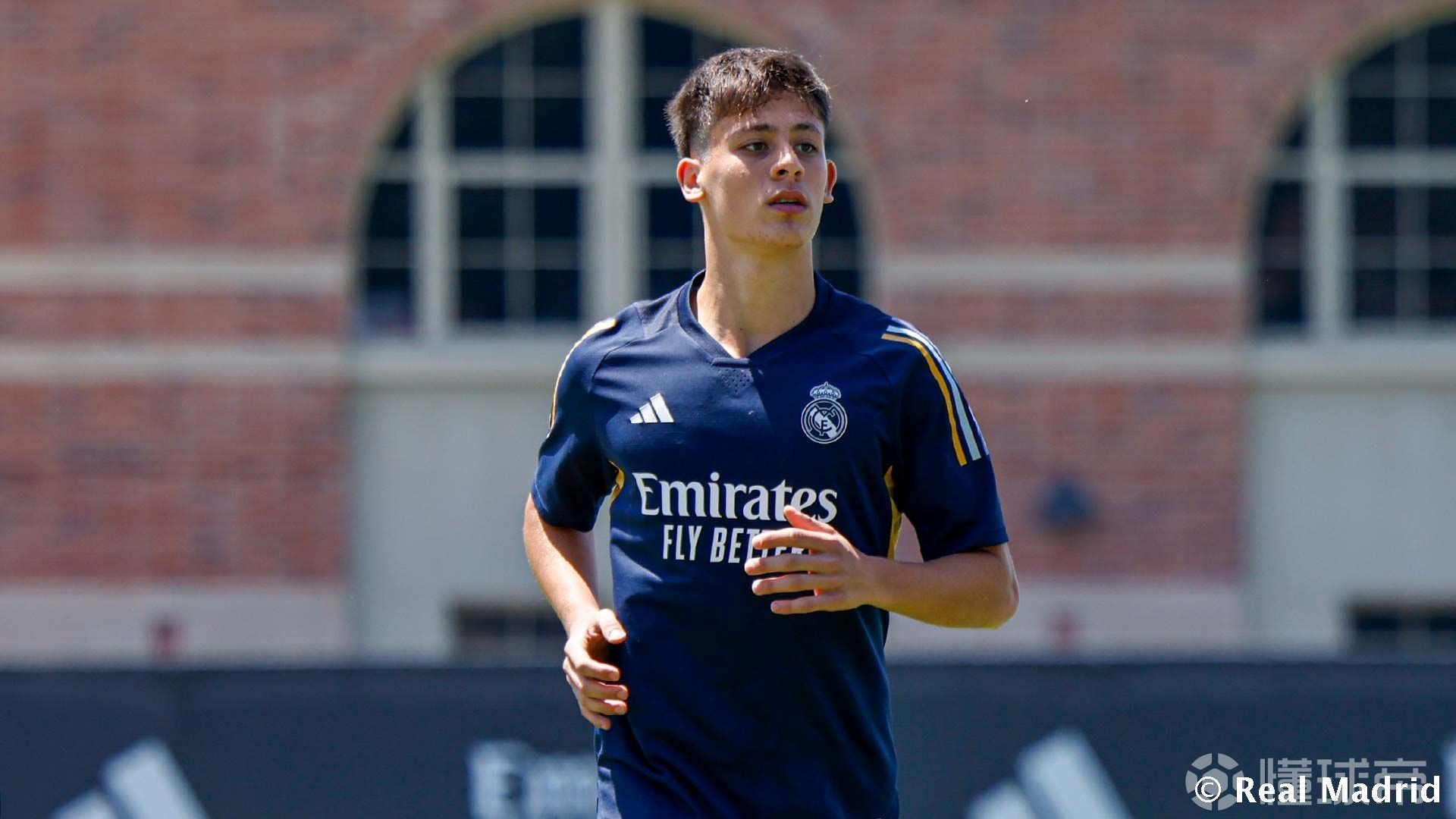 -包含多特蒙德轻取波尔图，卡瓦尼梅开二度法甲的词条